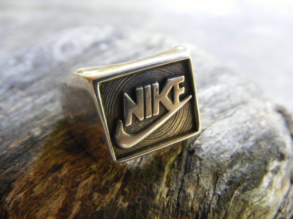 Nike Ring