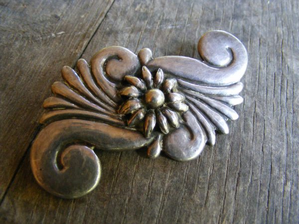 Swirl Pin – Vintage Mexican